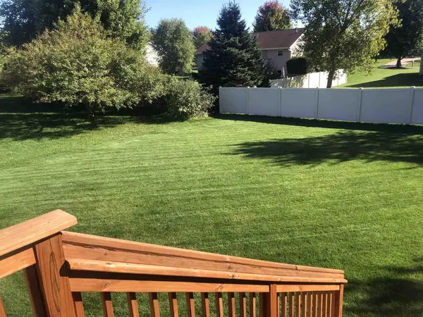 Mosinee, WI 54455,2212 MEADOW DRIVE