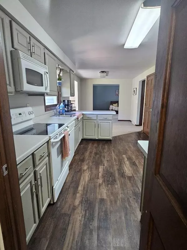 Rosholt, WI 54473,200870 CANOPY LANE