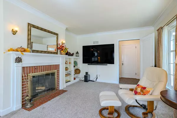 Wausau, WI 54403,2314 ELMWOOD BOULEVARD