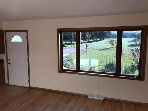 Hatley, WI 54440,179336 APPLE LANE