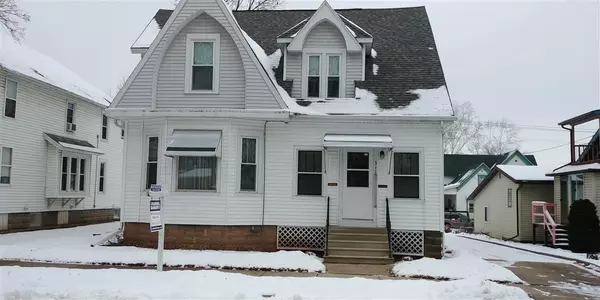 311 E COOK STREET, New London, WI 54961