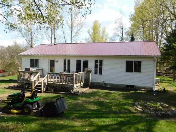 Gresham, WI 54128,W11084 UPPER RED LAKE ROAD