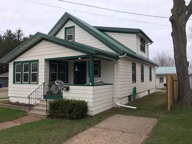 Clintonville, WI 54929,130 8TH STREET