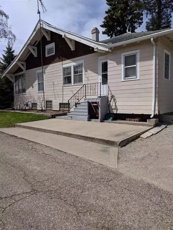 New London, WI 54961,207 E HANCOCK STREET