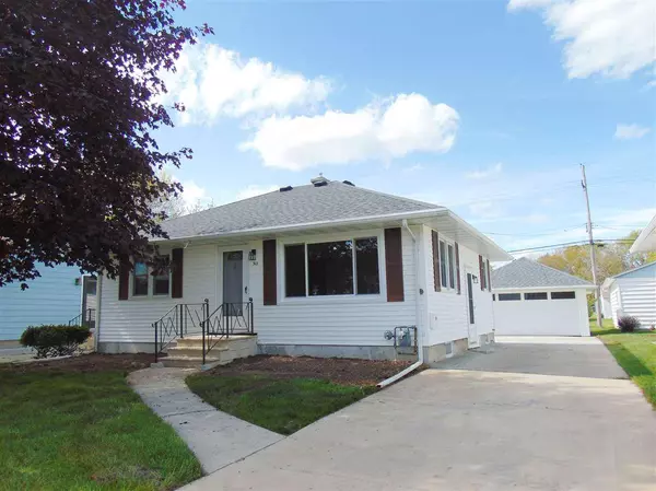 301 E BANK STREET, Fond Du Lac, WI 54935