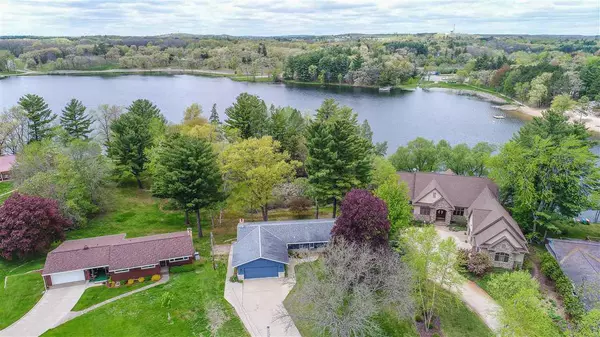 Waupaca, WI 54981,138 SHADOW LAKE DRIVE
