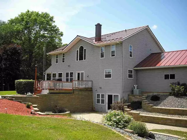 Iola, WI 54945,E2413 AASEN ROAD