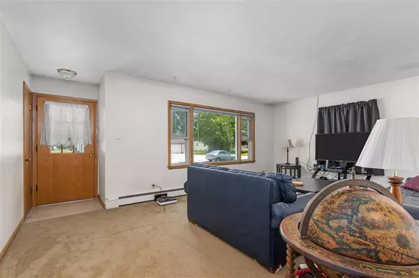 Neenah, WI 54956,905 REDDIN AVENUE