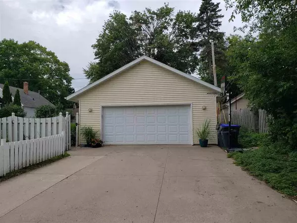 Neenah, WI 54956,235 CEDAR STREET