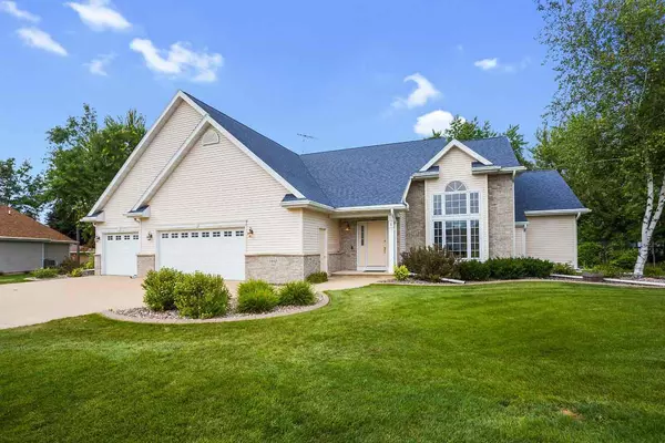 1412 PARKVIEW DRIVE, New London, WI 54961