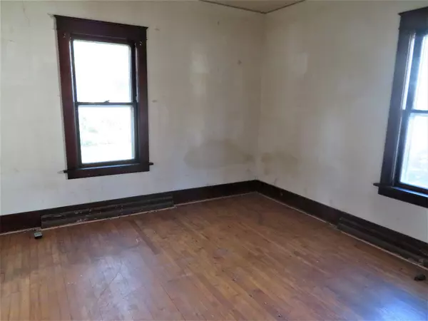 Clintonville, WI 54929,141 HARRIET STREET