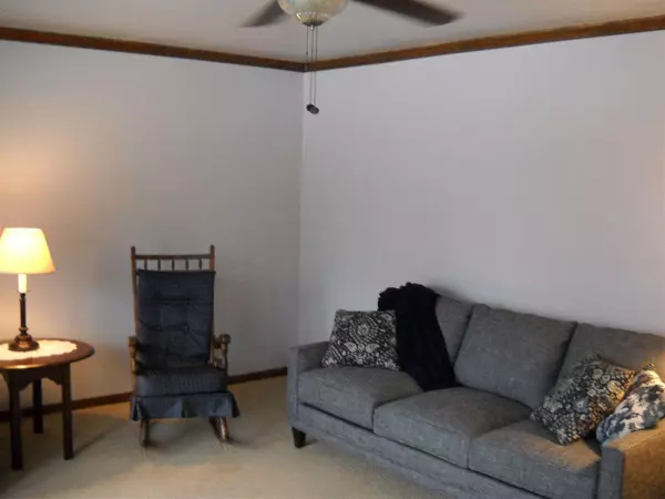 West Bend, WI 53090,1607 CURTIS LANE