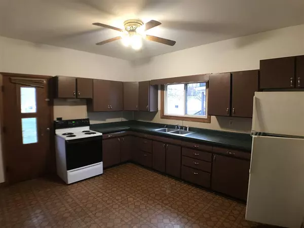 Embarrass, WI 54933,118 S GRAND AVENUE