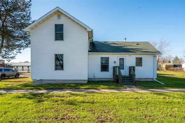 102 N 5TH STREET, Winneconne, WI 54986