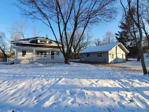 Waupaca, WI 54981,417 VAN STREET