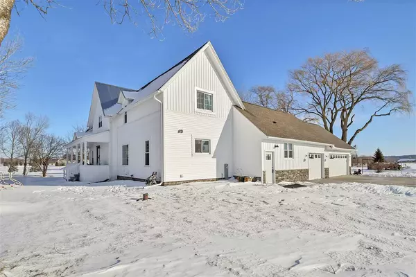 De Pere, WI 54115,5441 OLD MILITARY ROAD