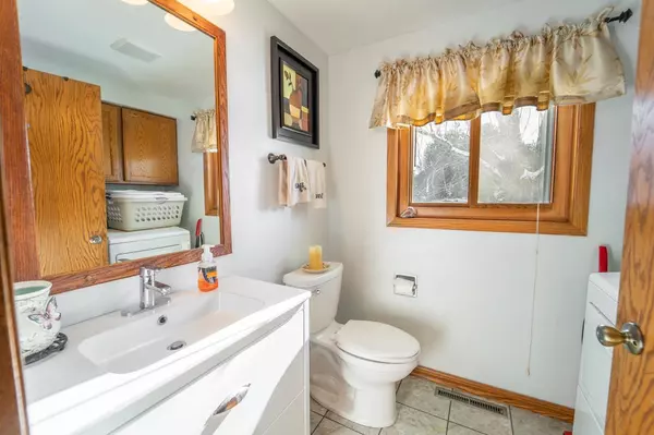 Waupaca, WI 54981,N2534 BRITTANY LANE