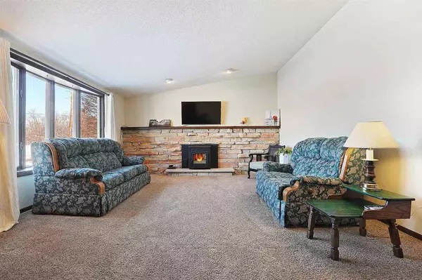 Menasha, WI 54952,1240 DE PERE STREET