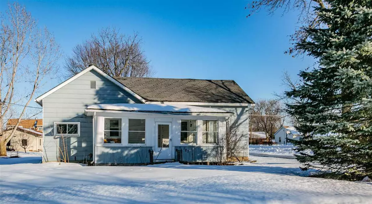 Winneconne, WI 54986,127 S 2ND STREET