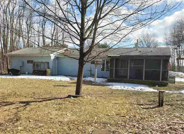 Waupaca, WI 54981,N3296 DEERVIEW COURT