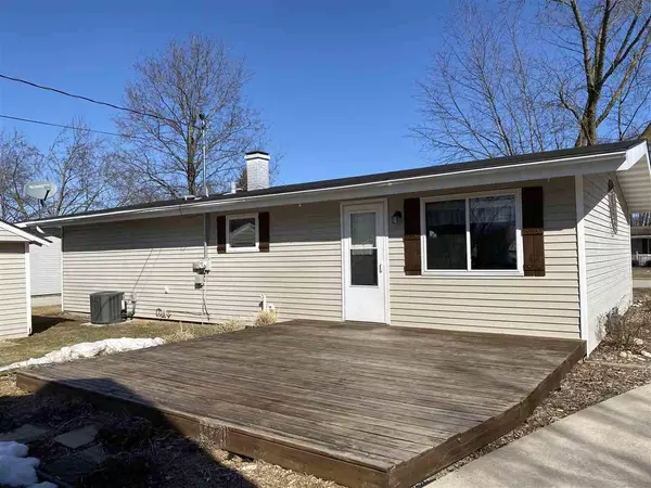 Seymour, WI 54165,335 PLEASANT WAY