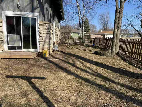 Kaukauna, WI 54130,2205 PARKWOOD DRIVE