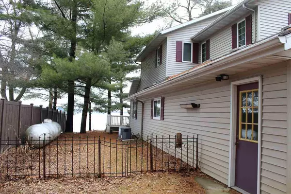 Weyauwega, WI 54983,E6010 SOUTH SHORE DRIVE