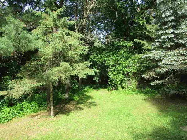 Waupaca, WI 54981,N1863 N VIRGINIA DRIVE