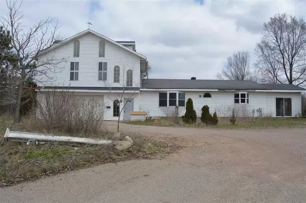 N2592 ORCHARD WAY, Waupaca, WI 54981