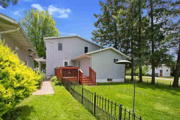 Seymour, WI 54165,307 W PEARL STREET