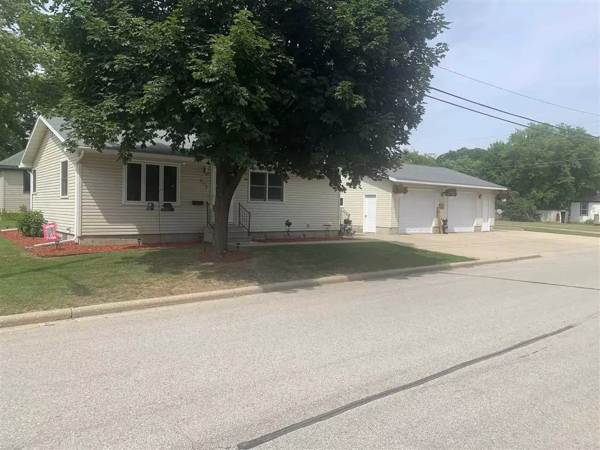 Shawano, WI 54166,315 W STEVENS STREET