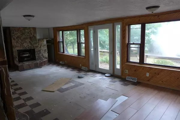 Weyauwega, WI 54983,E5732 WAUKAUNAKA STREET