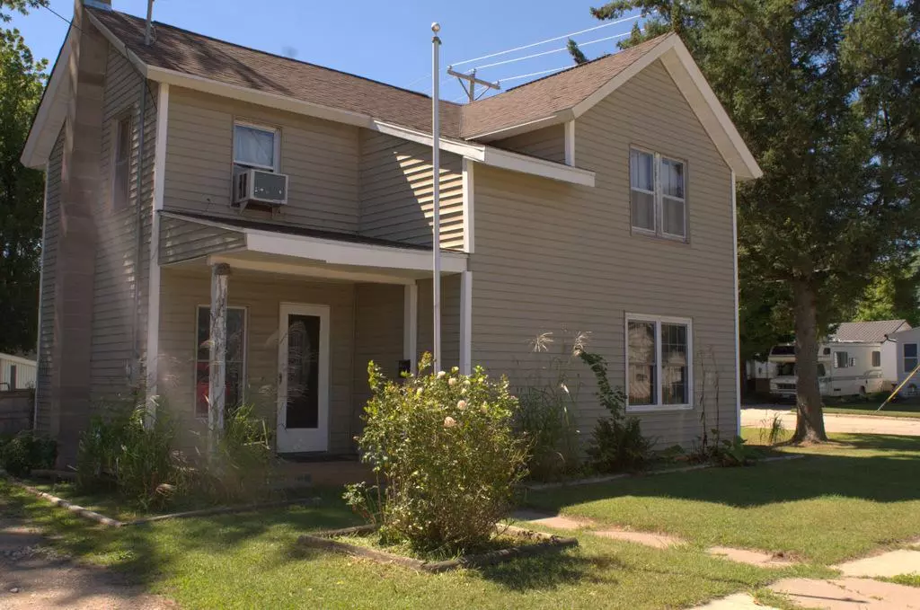 Clintonville, WI 54929,19 W 3RD STREET