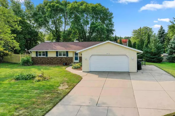 2476 GARDEN PARK TERRACE, Green Bay, WI 54311