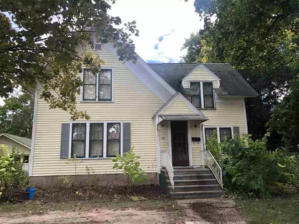 52 N MAIN STREET, Clintonville, WI 54929