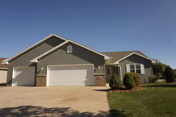 545 BERGHUIS DRIVE, Combined Locks, WI 54113