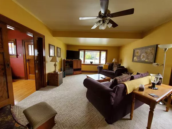 Weyauwega, WI 54983,208 E ALFRED STREET