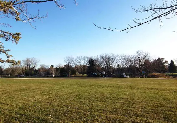 Suamico, WI 54173,SUNSET BEACH ROAD