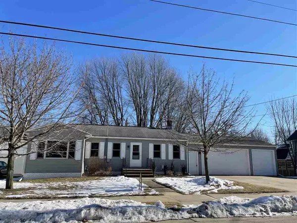 106 N MAPLE STREET, Black Creek, WI 54106
