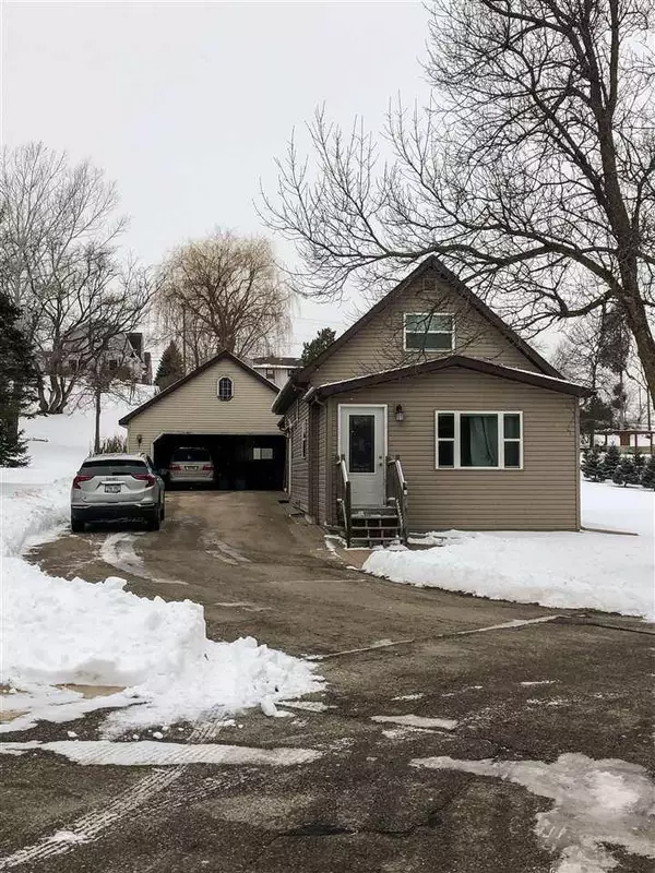 511 HARTJES STREET, Combined Locks, WI 54113