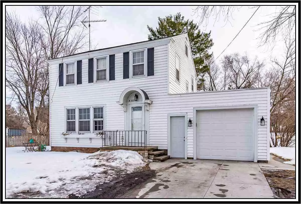 Weyauwega, WI 54983,305 W MAIN STREET