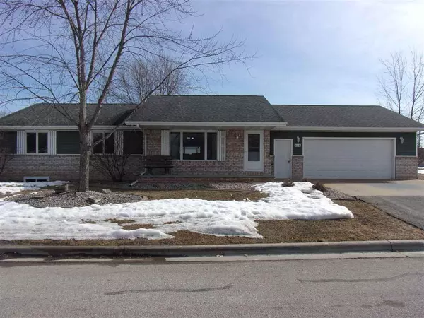 404 S CLARK STREET, Black Creek, WI 54106