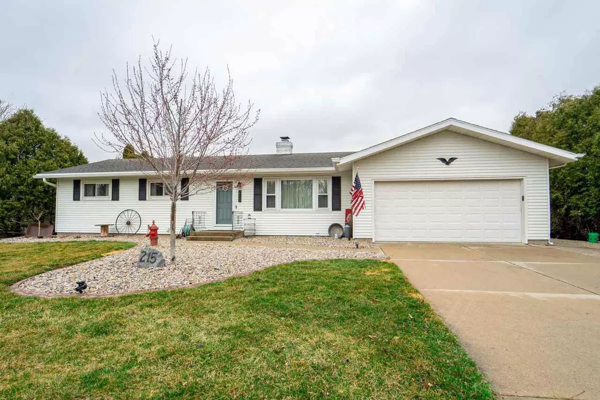 Omro, WI 54963,215 FOX TRAIL