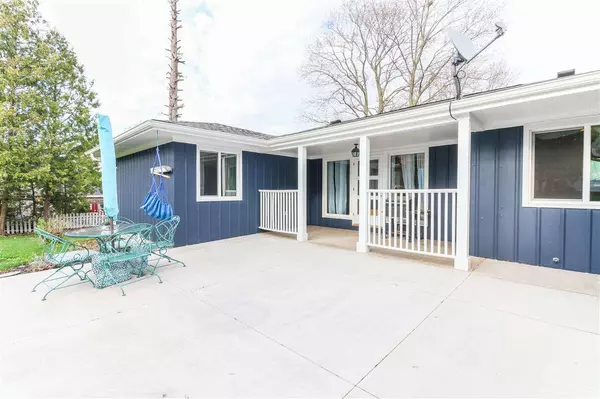 Weyauwega, WI 54983,607 S PINE STREET