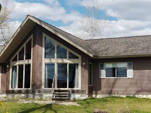 E2253 FALDET LANE, Iola, WI 54945