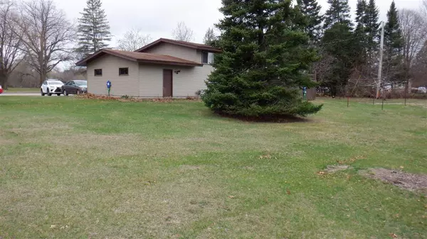 Shawano, WI 54166,705 OAK DRIVE