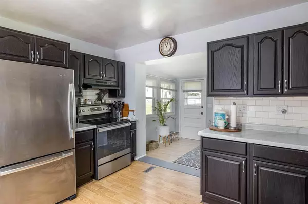Omro, WI 54963,437 WALNUT STREET