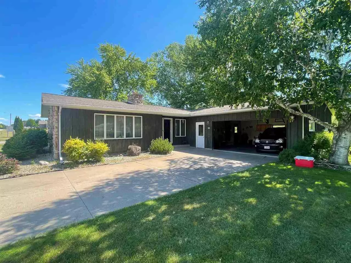 Clintonville, WI 54929,212 MCKINLEY AVENUE