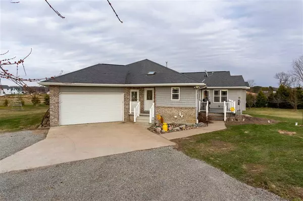 W7205 NEWLAND ROAD, Black Creek, WI 54106