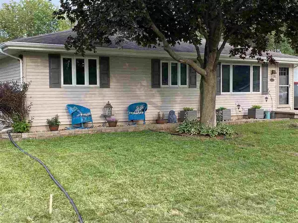 316 MCKINLEY AVENUE, Omro, WI 54963